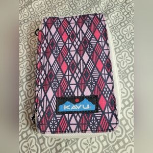 Kavu Geometric Wallet. Perfect for a beach bag or backpack!